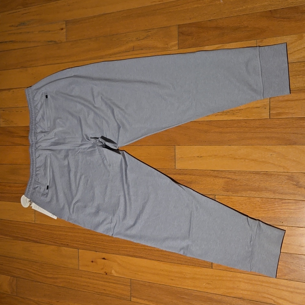 NWT, Men's XL Vuori "SUNDAY PERFORMANCE JOGGER" in Platinum Heather W/28" Inseam - Picture 9 of 15